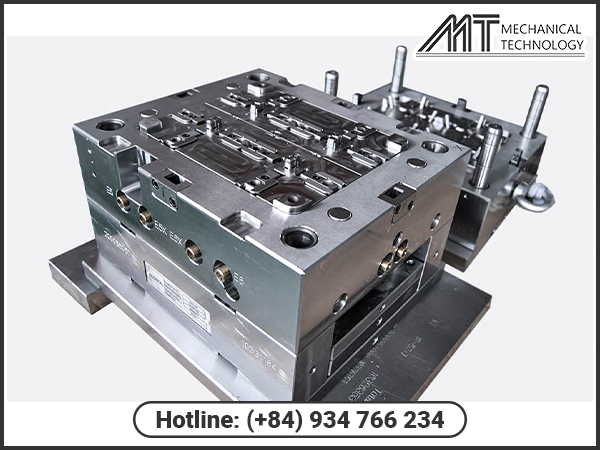 Plastic injection molds